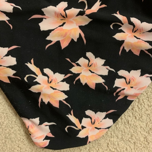 SOLD acacia aloha florence one piece - Picture 5 of 6